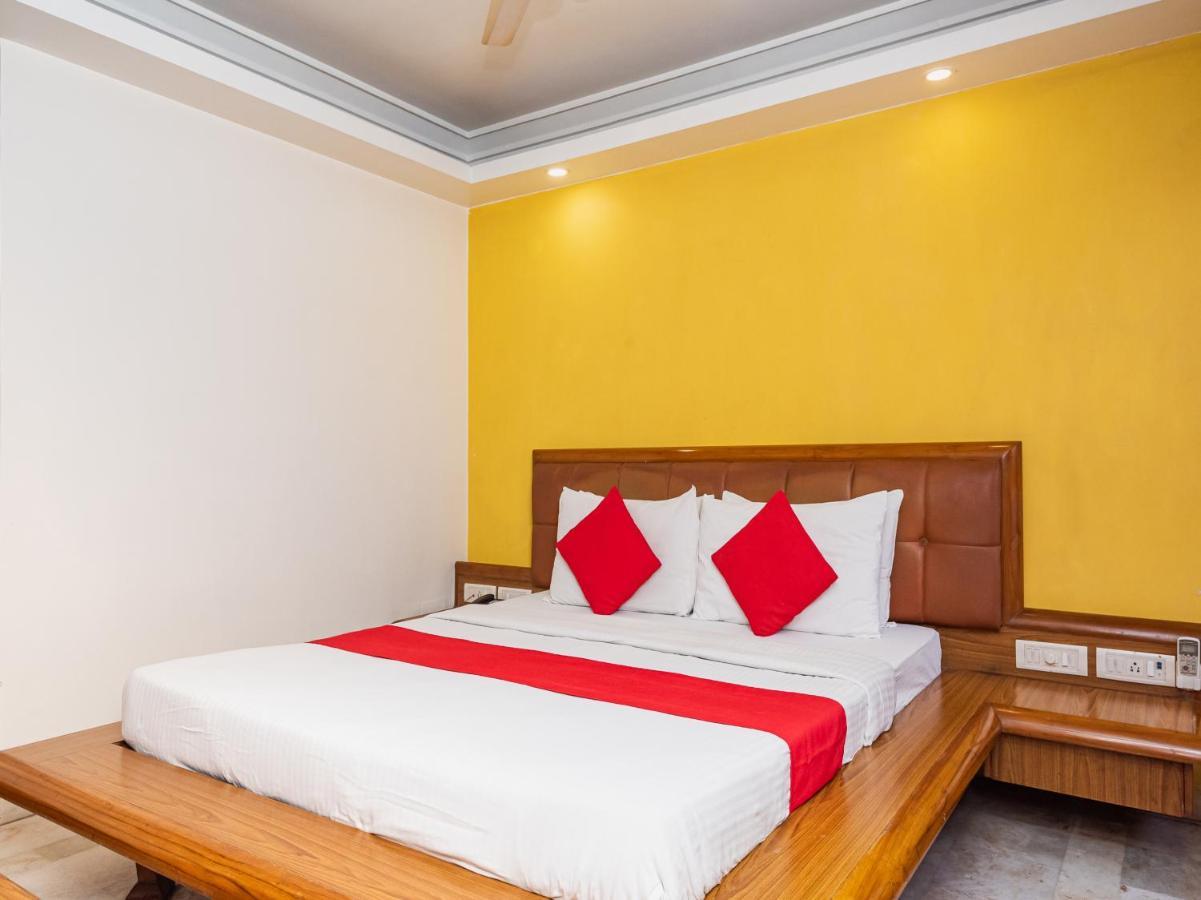 Hotel Balwas Surat Exterior photo