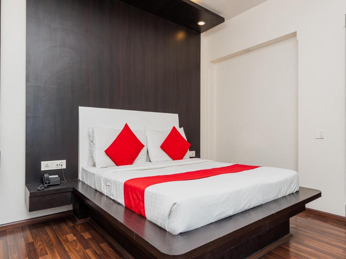 Hotel Balwas Surat Exterior photo
