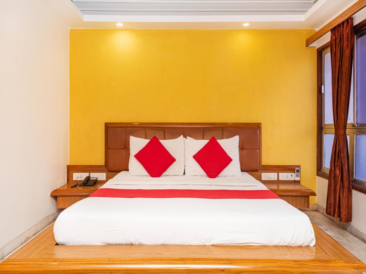 Hotel Balwas Surat Exterior photo