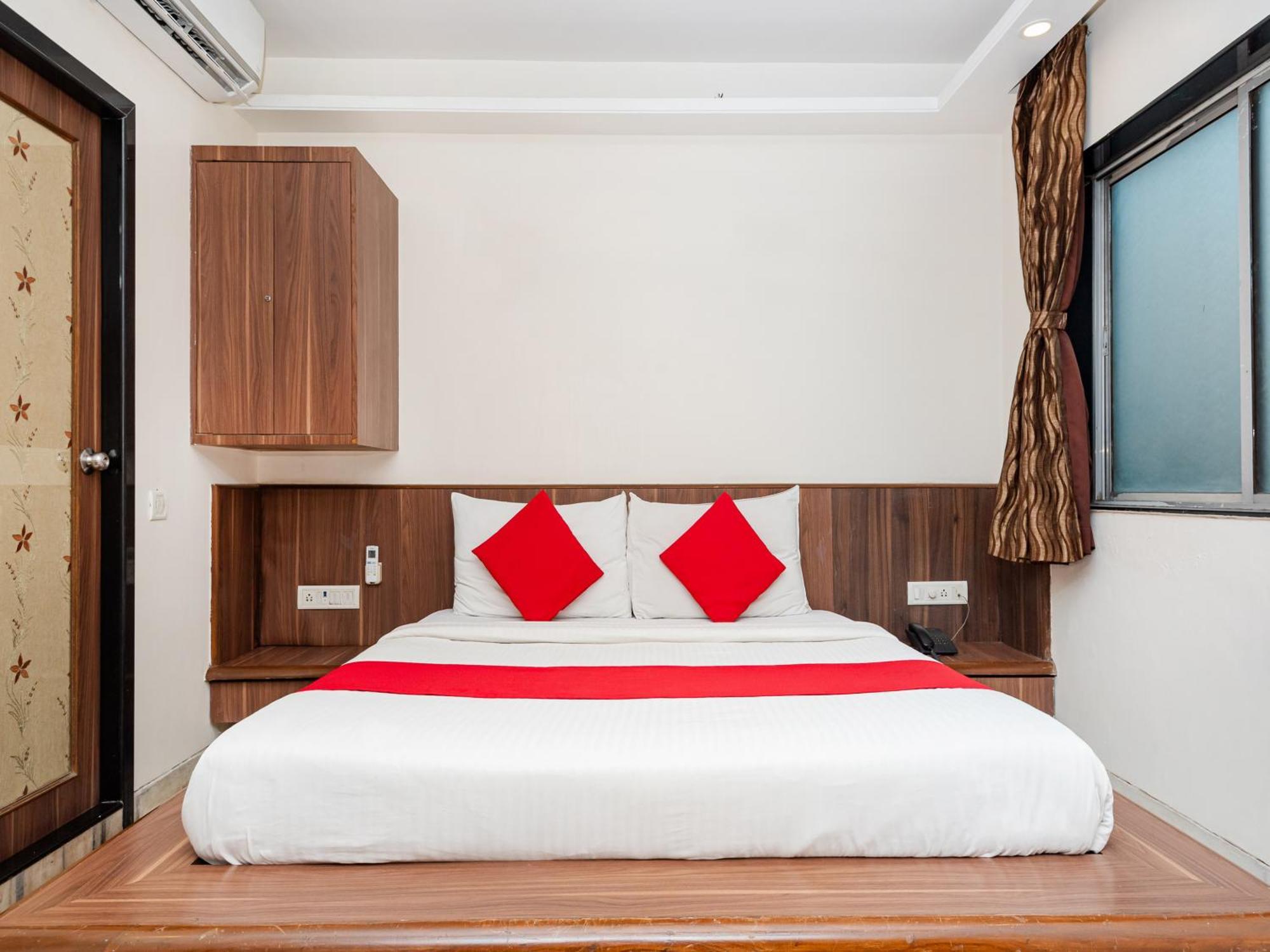 Hotel Balwas Surat Exterior photo