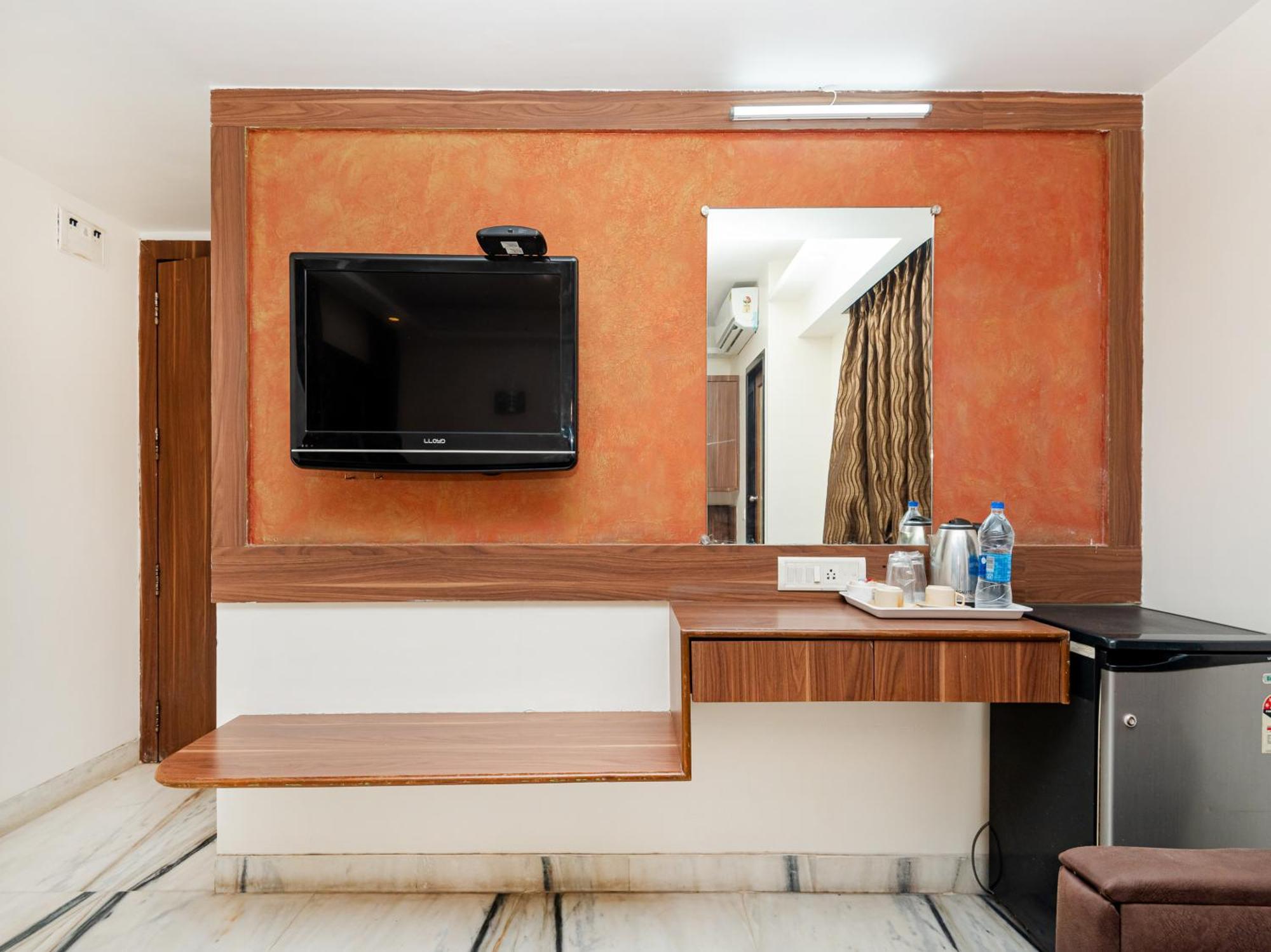 Hotel Balwas Surat Exterior photo