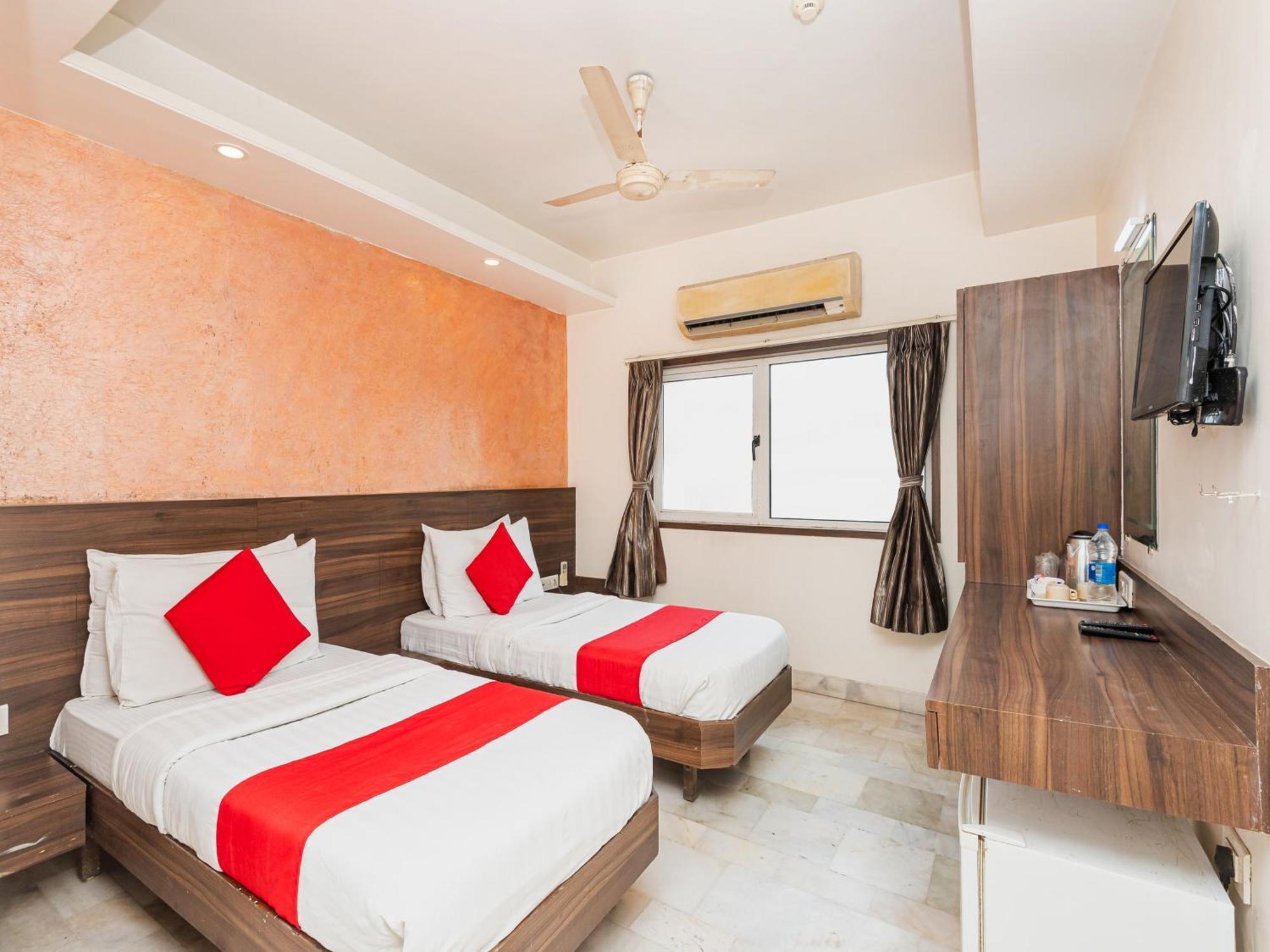 Hotel Balwas Surat Exterior photo