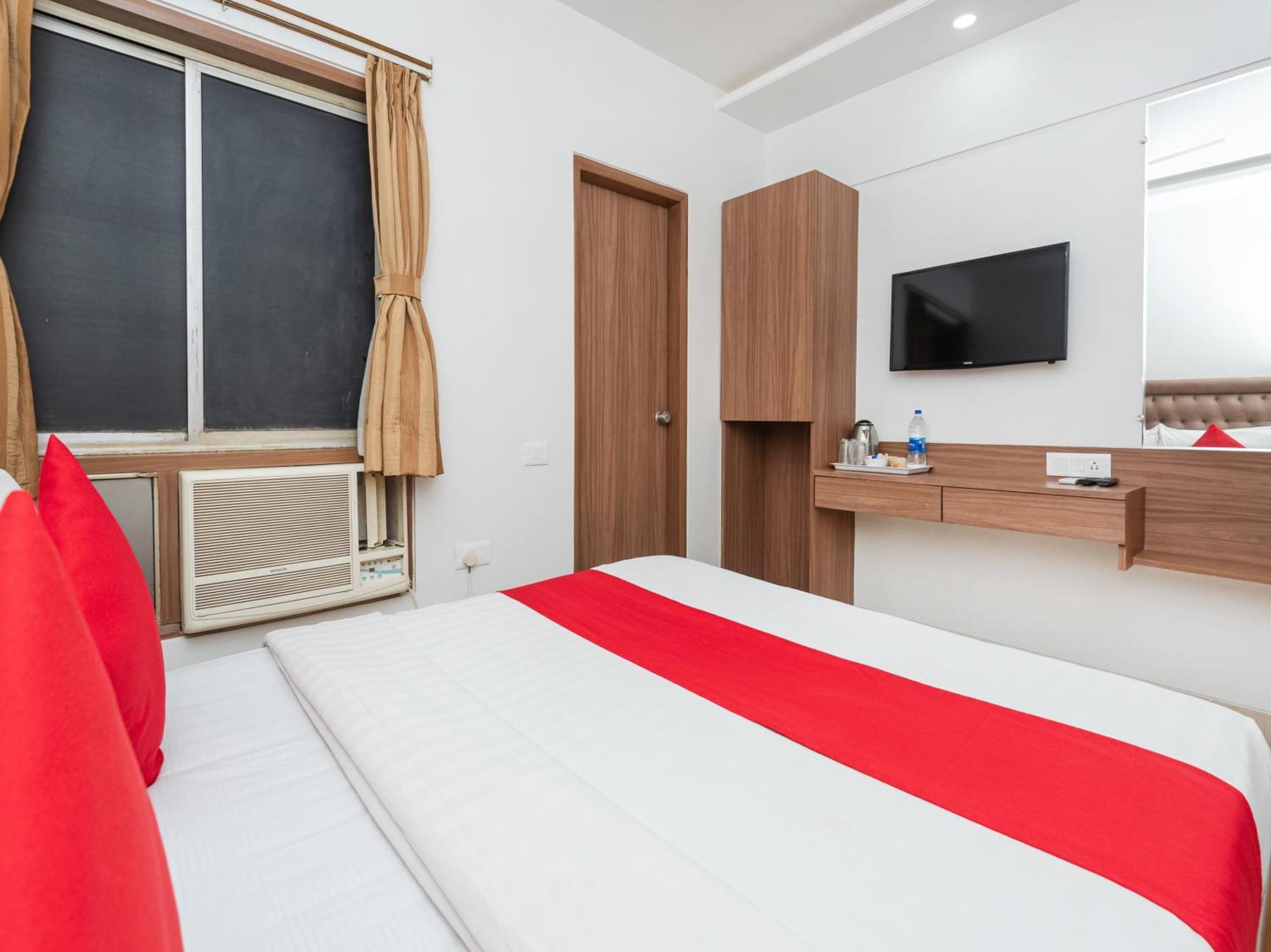 Hotel Balwas Surat Exterior photo